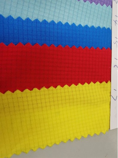 HK-KS 超薄運動布 抗熱 吸濕排汗 超輕 速乾     1-235  100%Polyester  滌綸小方格特薄快乾布  100gsn 後面照